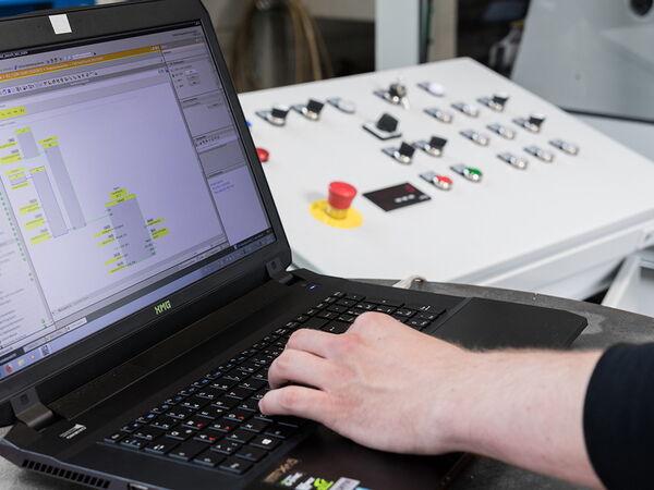 Laptop Programmierung Steuerung